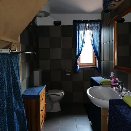 Julianna Nyaralo بيت للعطل تشوباك