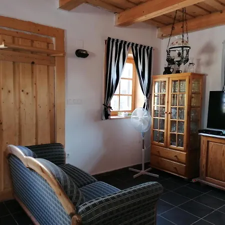 بيت للعطل Julianna Nyaralo