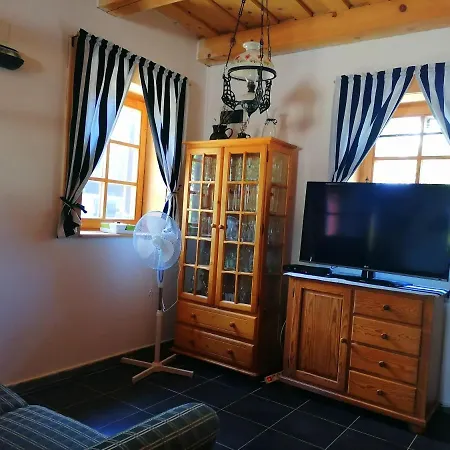 بيت للعطل Julianna Nyaralo