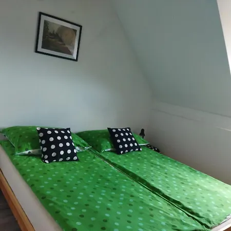 Julianna Nyaralo بيت للعطل تشوباك